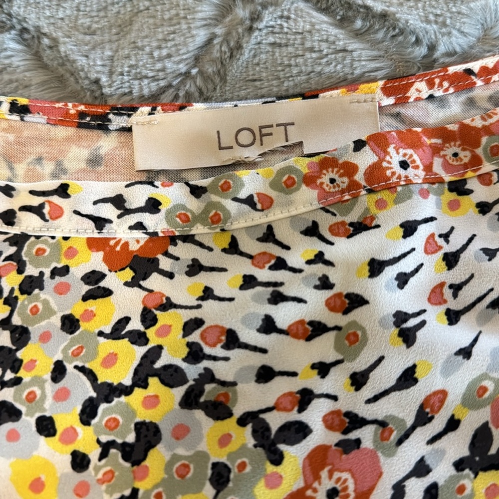 Loft Blouse. - Picture 3 of 4